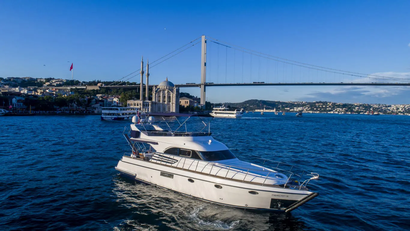 Hourly yacht rental on Bosphorus